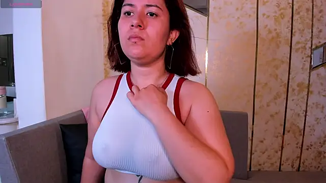 Snapshot of zoes_milee chatting on March 12, 11:09 am zoes milee online show from March 12, 11:09 am