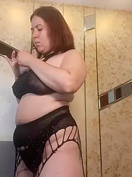 Snapshot of zoes_milee chatting on March 21, 2:40 pm zoes milee online show from March 21, 2:40 pm