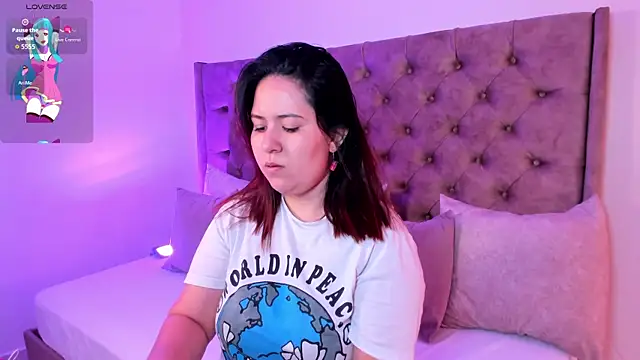 Snapshot of zoes_milee chatting on October 22, 11:21 am zoes milee online show from October 22, 11:21 am