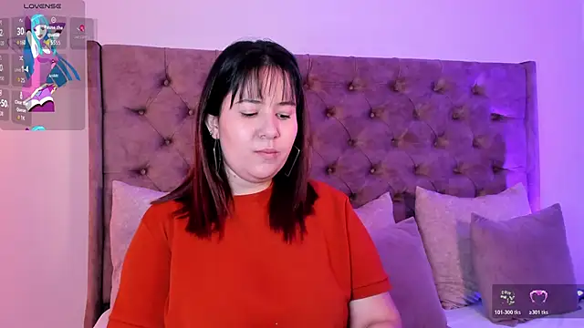 Snapshot of zoes_milee chatting on October 28, 11:25 am zoes milee online show from October 28, 11:25 am