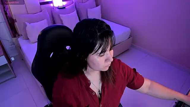 Snapshot of zoes_milee chatting on November 18, 11:03 am zoes milee online show from November 18, 11:03 am