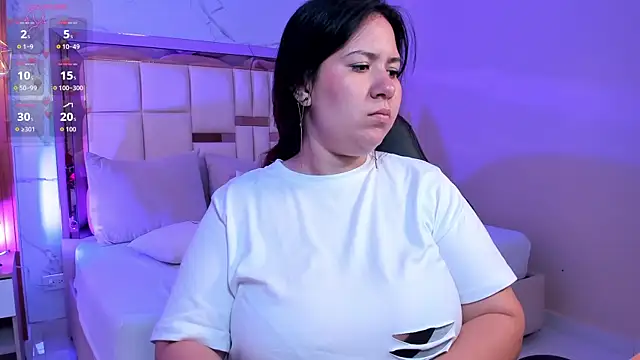 zoes milee online show from April 1, 11:33 am