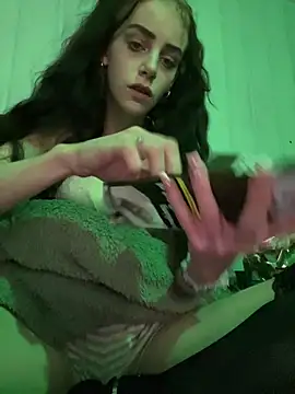 Snapshot of VioletxBlue chatting on January 11, 8:21 pm VioletxBlue online show from January 11, 8:21 pm