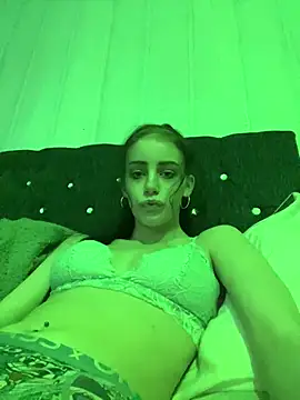 Snapshot of VioletxBlue chatting on January 12, 11:15 pm VioletxBlue online show from January 12, 11:15 pm