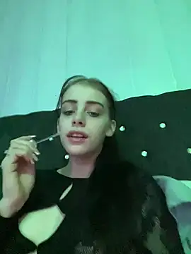 Snapshot of VioletxBlue chatting on January 14, 7:11 pm VioletxBlue online show from January 14, 7:11 pm