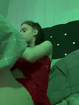 Snapshot of VioletxBlue chatting on January 19, 2:36 am VioletxBlue online show from January 19, 2:36 am