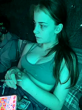 Snapshot of VioletxBlue chatting on September 9, 9:14 pm VioletxBlue online show from September 9, 9:14 pm