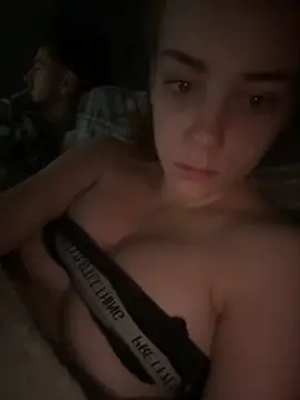 Snapshot of VioletxBlue chatting on November 18, 12:42 pm VioletxBlue online show from November 18, 12:42 pm