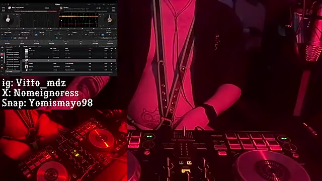 Snapshot of vittote chatting on February 14, 2:44 pm vittote online show from February 14, 2:44 pm