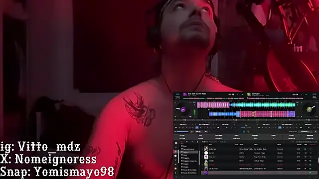 Snapshot of vittote chatting on February 18, 12:04 am vittote online show from February 18, 12:04 am