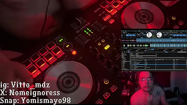 Snapshot of vittote chatting on February 21, 3:01 am vittote online show from February 21, 3:01 am