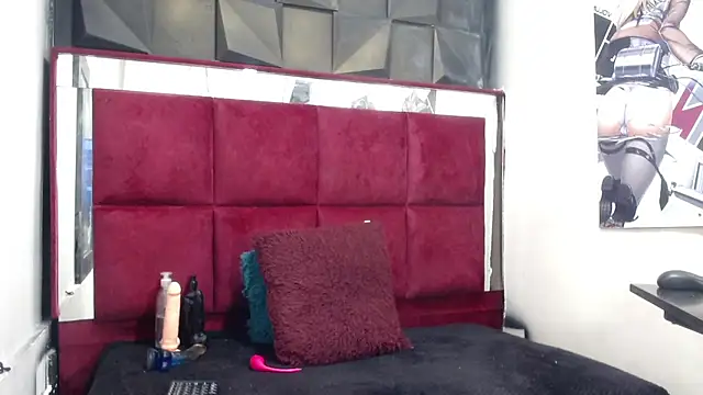 Snapshot of SolEvanss chatting on October 22, 3:23 pm SolEvanss online show from October 22, 3:23 pm