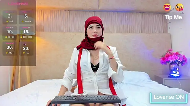 taylorsmiiith  online show from February 25, 10:18 pm