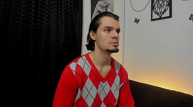 Snapshot of maxi_styles chatting on February 24, 2:08 am maxi styles online show from February 24, 2:08 am