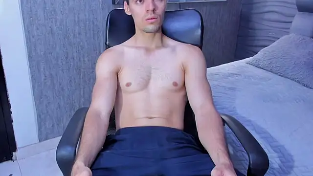 Snapshot of maxi_styles chatting on February 5, 1:05 pm maxi styles online show from February 5, 1:05 pm