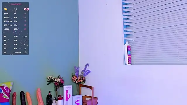 LovelyNickii online show from March 20, 3:47 pm