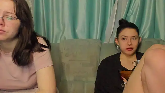 honey love honeyy online show from January 24, 4:39 pm