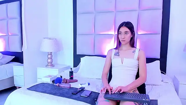 Snapshot of MeganPresleyy chatting on March 6, 12:19 pm MeganPresleyy online show from March 6, 12:19 pm