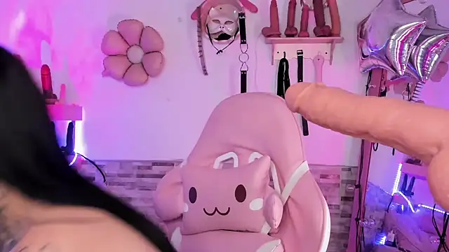 Snapshot of amyswallow7 chatting on November 15, 1:03 am amyswallow7 online show from November 15, 1:03 am