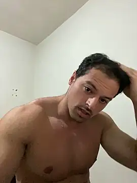 Snapshot of Lucasfit24 chatting on February 3, 11:42 am Lucasfit24 online show from February 3, 11:42 am