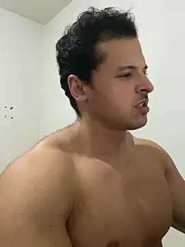 Snapshot of Lucasfit24 chatting on February 12, 12:05 am Lucasfit24 online show from February 12, 12:05 am