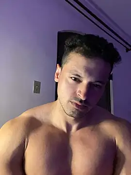 Snapshot of Lucasfit24 chatting on March 4, 12:07 am Lucasfit24 online show from March 4, 12:07 am