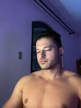 Snapshot of Lucasfit24 chatting on March 4, 10:24 am Lucasfit24 online show from March 4, 10:24 am