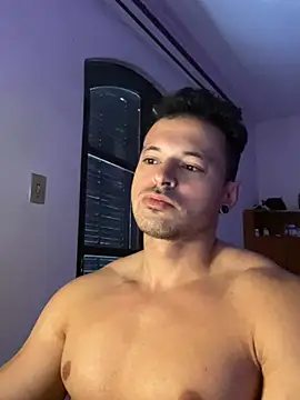 Snapshot of Lucasfit24 chatting on March 4, 1:28 pm Lucasfit24 online show from March 4, 1:28 pm