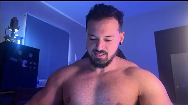 Snapshot of Lucasfit24 chatting on November 13, 5:12 pm Lucasfit24 online show from November 13, 5:12 pm