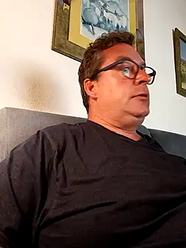 Snapshot of MountJohnXL chatting on January 28, 12:26 am MountJohnXL online show from January 28, 12:26 am