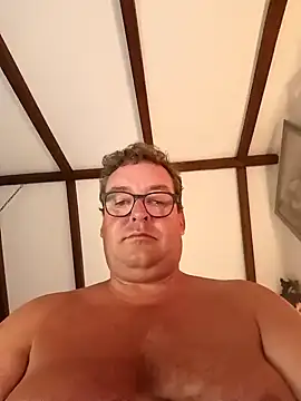 Snapshot of MountJohnXL chatting on February 12, 1:19 am MountJohnXL online show from February 12, 1:19 am