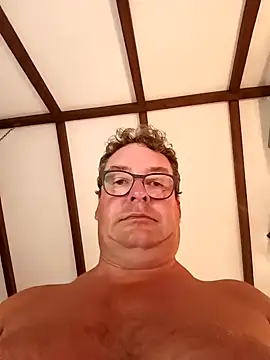 Snapshot of MountJohnXL chatting on February 14, 1:02 am MountJohnXL online show from February 14, 1:02 am