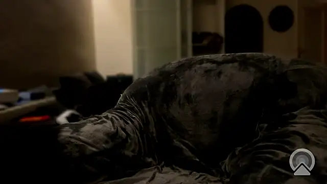 Snapshot of TyroneeDE chatting on October 16, 2:45 am TyroneeDE online show from October 16, 2:45 am