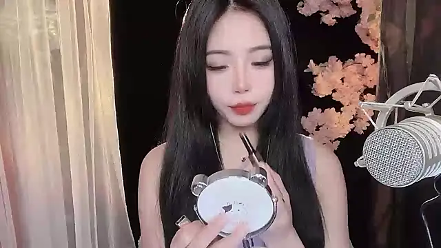 Snapshot of ying-love520 chatting on February 3, 2:34 pm ying-love520 online show from February 3, 2:34 pm