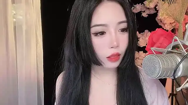 Snapshot of ying-love520 chatting on February 4, 2:10 pm ying-love520 online show from February 4, 2:10 pm