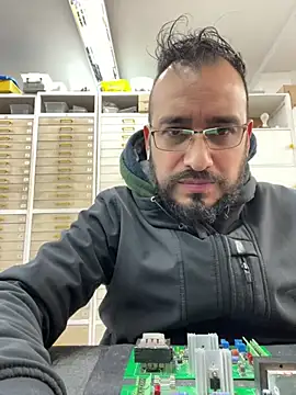 Snapshot of leonardohot1987 chatting on January 13, 5:44 pm leonardohot1987 online show from January 13, 5:44 pm