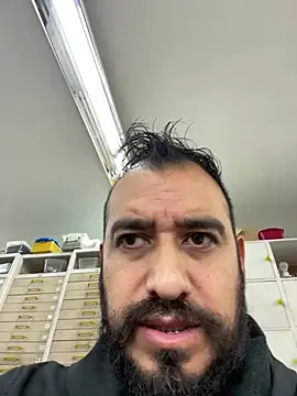 Snapshot of leonardohot1987 chatting on January 21, 5:20 pm leonardohot1987 online show from January 21, 5:20 pm