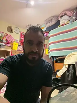 Snapshot of leonardohot1987 chatting on January 24, 2:28 am leonardohot1987 online show from January 24, 2:28 am