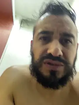 Snapshot of leonardohot1987 chatting on January 30, 4:16 am leonardohot1987 online show from January 30, 4:16 am