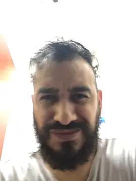 Snapshot of leonardohot1987 chatting on February 6, 5:25 am leonardohot1987 online show from February 6, 5:25 am