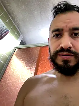 Snapshot of leonardohot1987 chatting on November 5, 2:33 am leonardohot1987 online show from November 5, 2:33 am