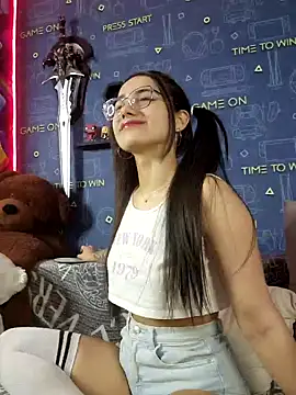 Snapshot of LittleX_Angel chatting on February 8, 7:59 am LittleX Angel online show from February 8, 7:59 am