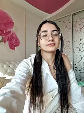 Snapshot of LittleX_Angel chatting on February 23, 5:34 am LittleX Angel online show from February 23, 5:34 am