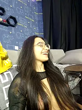 Snapshot of LittleX_Angel chatting on March 5, 10:55 am LittleX Angel online show from March 5, 10:55 am