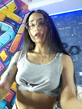 Snapshot of LittleX_Angel chatting on March 13, 6:48 am LittleX Angel online show from March 13, 6:48 am