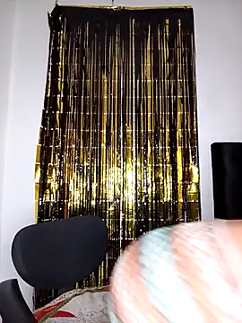 Snapshot of CarolinePolsen chatting on December 3, 6:39 pm CarolinePolsen online show from December 3, 6:39 pm