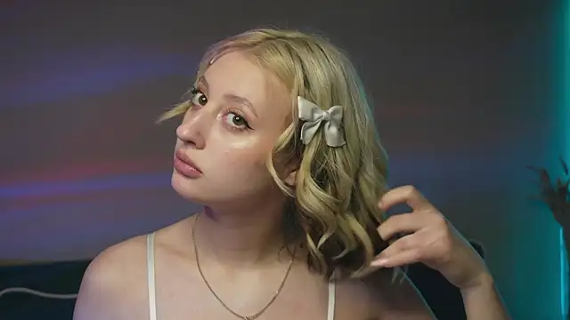 milasmiu online show from March 8, 5:01 pm