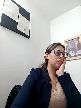 Snapshot of CHARLOTTE_1711 chatting on January 25, 12:06 am CHARLOTTE 1711 online show from January 25, 12:06 am