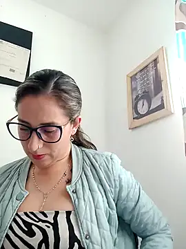 Snapshot of CHARLOTTE_1711 chatting on January 30, 9:36 pm CHARLOTTE 1711 online show from January 30, 9:36 pm