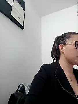 Snapshot of CHARLOTTE_1711 chatting on February 25, 2:36 am CHARLOTTE 1711 online show from February 25, 2:36 am